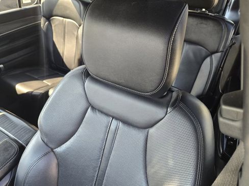 Used 2024 Jeep Wagoneer L Series II w/ Flexible Seating Group image 21