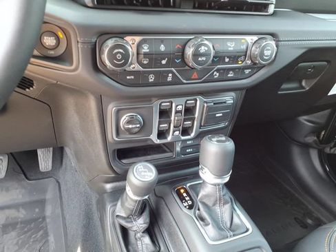 New 2026 Jeep Wrangler Unlimited Sahara AWD/4WD image 11
