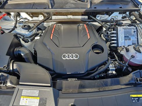 Used 2025 Audi SQ5 Premium Plus w/ Premium Plus Package image 38