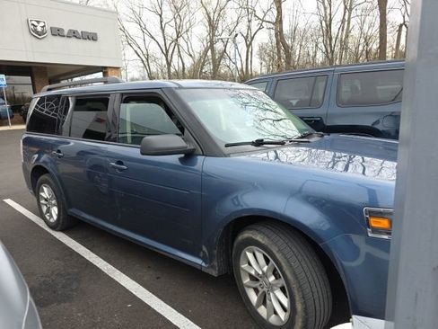 Used 2019 Ford Flex SE image 3