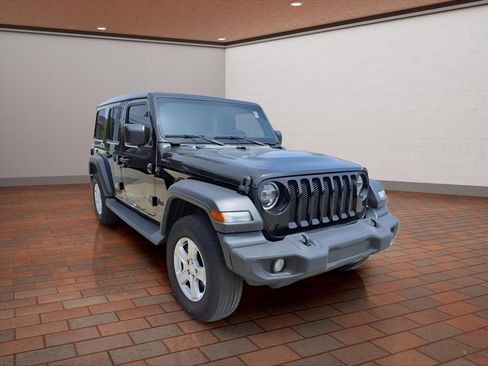 Used 2022 Jeep Wrangler Unlimited Sport w/ Sun And Sound Package AWD/4WD image 7
