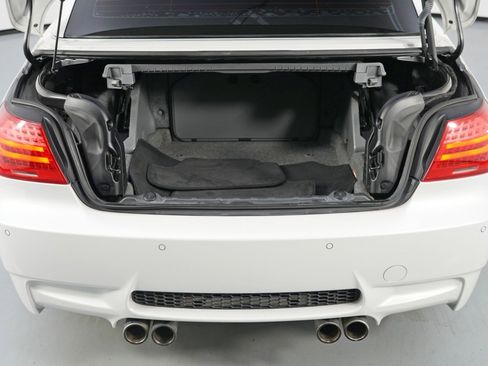 Used 2011 BMW M3 Convertible image 9