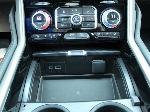 Used 2023 GMC Yukon Denali AWD/4WD image 27