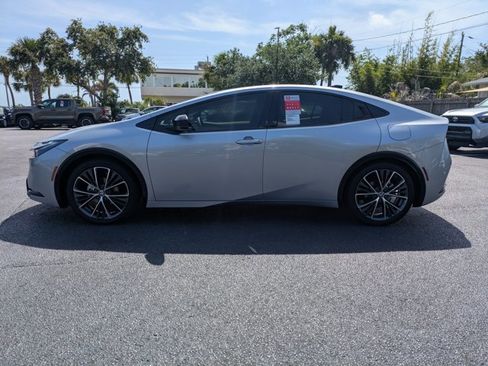 New 2026 Toyota Prius LE FWD image 7