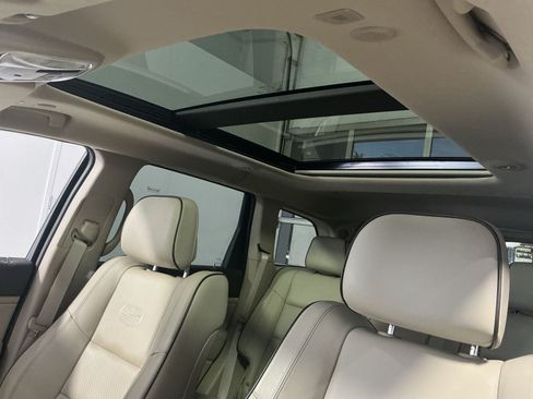 Used 2019 Jeep Grand Cherokee Overland AWD/4WD image 24