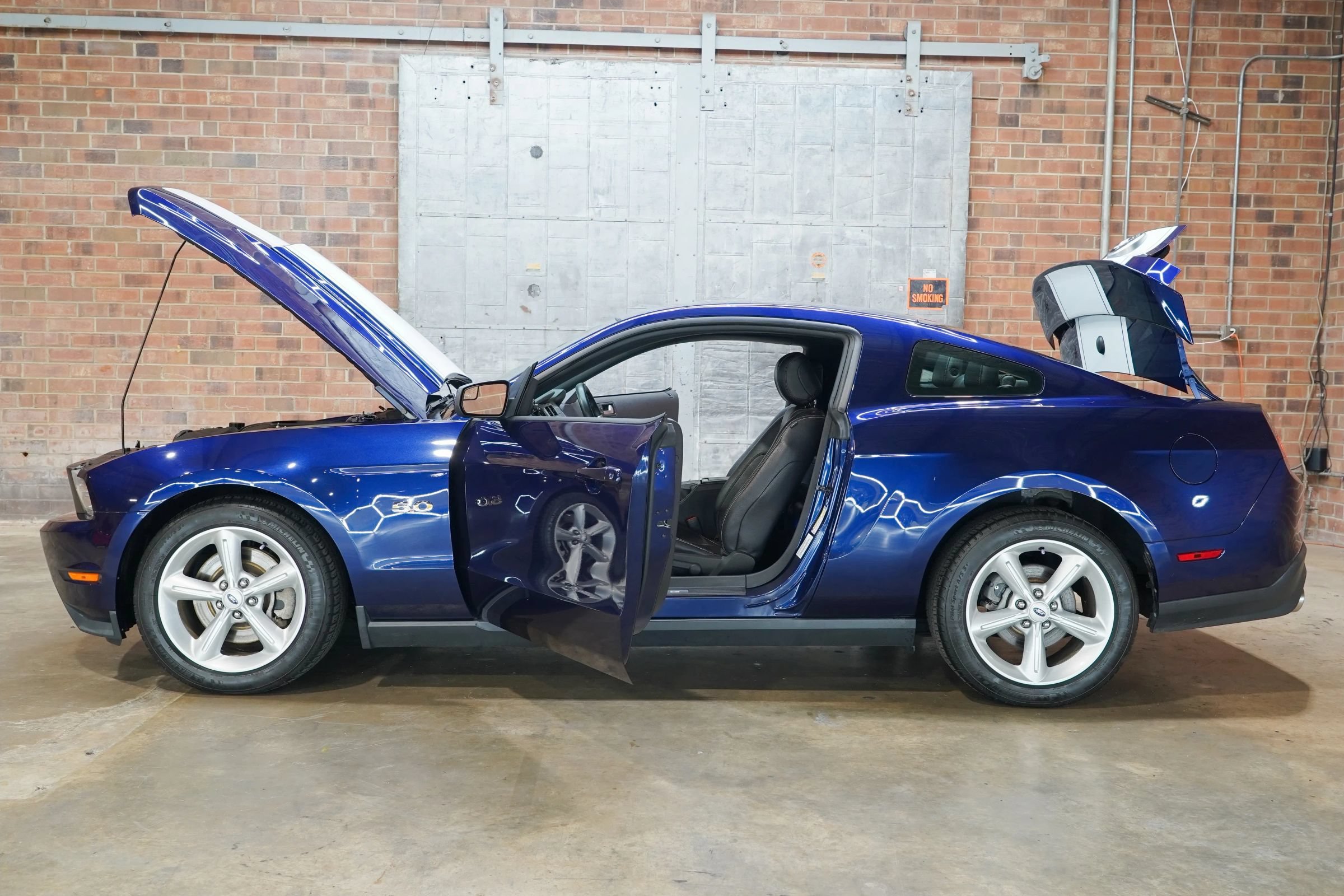 Used 2012 Ford Mustang GT Premium w/ GT Coupe Accessory Pkg 4 RWD image 26