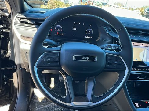 New 2026 Jeep Grand Cherokee Limited Reserve image 22