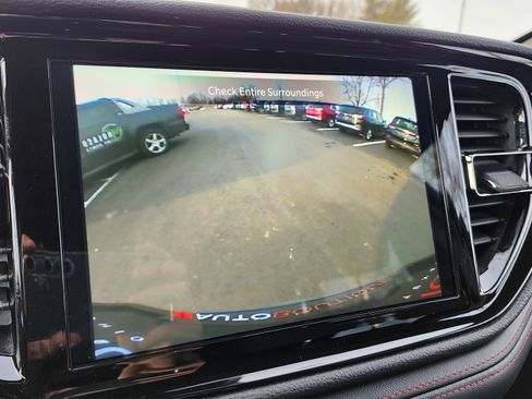 Used 2023 Dodge Durango GT image 2