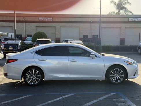 Used 2021 Lexus ES 300h w/ Premium Package FWD image 8