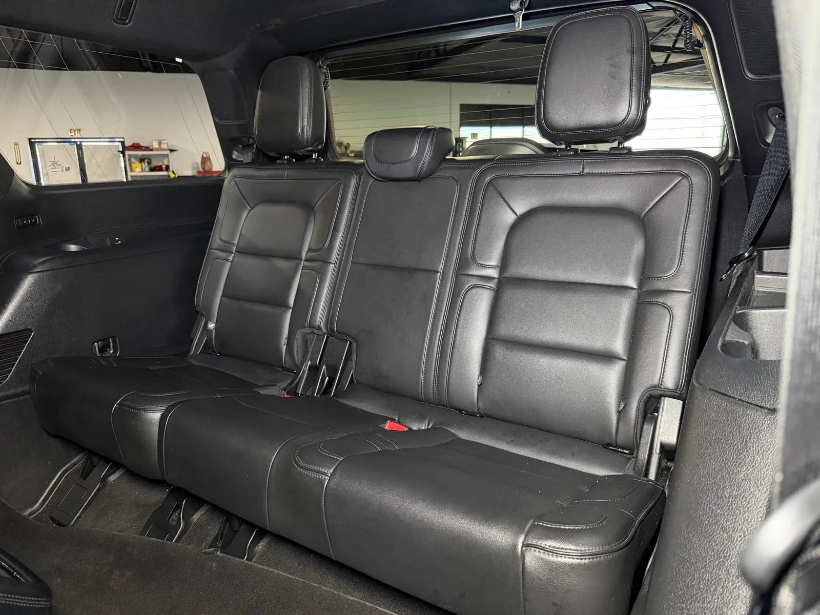 Used 2018 Lincoln Navigator Reserve w/ Technology Package AWD/4WD image 18