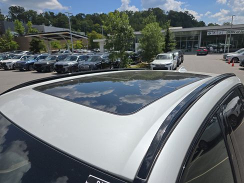 Used 2023 BMW X5 xDrive45e w/ Executive Package AWD/4WD image 11