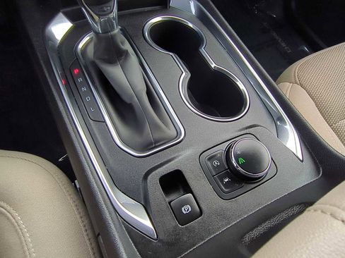 Used 2023 Chevrolet Traverse LS w/ Safety Package image 18