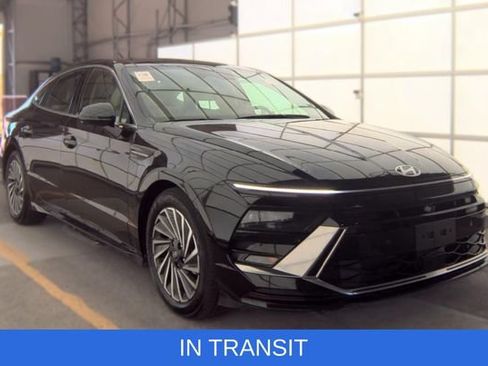 Used 2025 Hyundai Sonata Limited FWD image 1