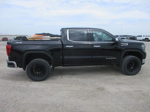 New 2026 GMC Sierra 1500 SLT w/ SLT Convenience Package AWD/4WD image 3