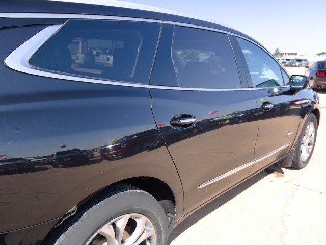 Used 2018 Buick Enclave Avenir w/ Avenir Technology Package AWD/4WD image 9