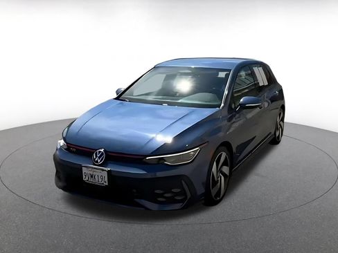 Used 2026 Volkswagen Golf S FWD image 5
