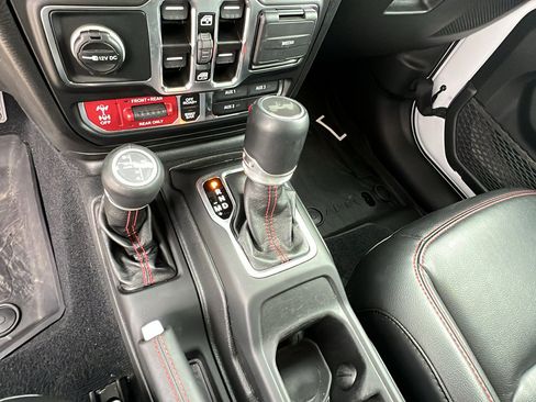 Used 2021 Jeep Wrangler Unlimited Rubicon image 31