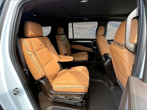 Used 2026 Cadillac Escalade ESV Luxury w/ Touring Package AWD/4WD image 25