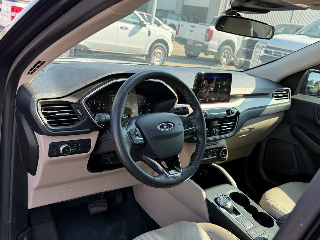 Used 2020 Ford Escape SEL FWD image 4