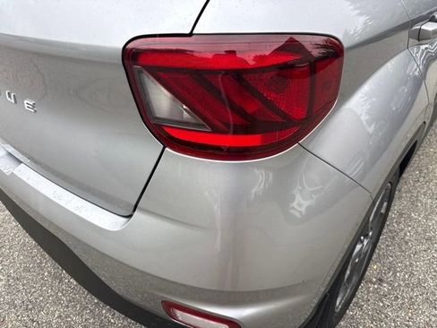 Used 2024 Hyundai Venue SEL FWD image 37