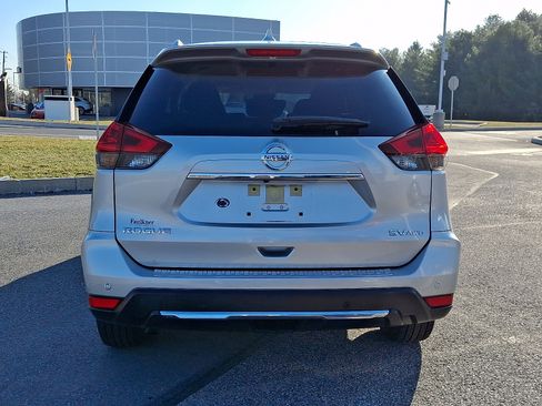 Used 2020 Nissan Rogue SV image 6