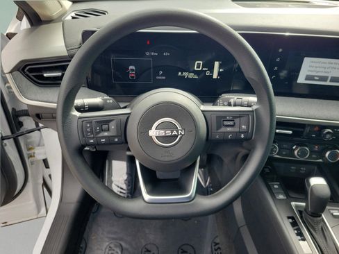 Certified 2025 Nissan Kicks SV image 20