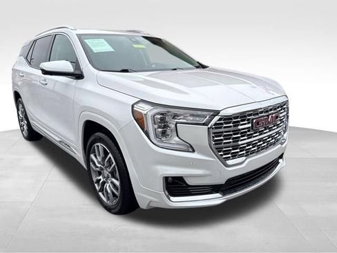 Used 2024 GMC Terrain Denali w/ Denali Premium Package AWD/4WD image 1