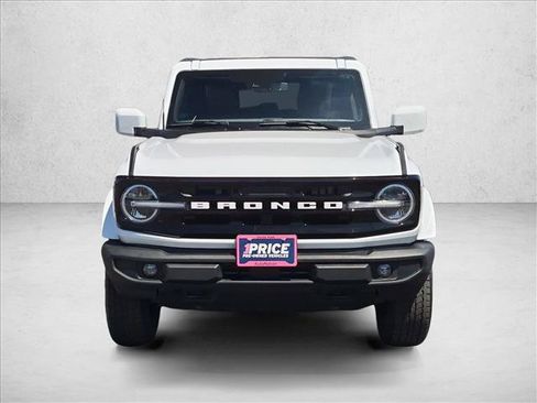 Used 2025 Ford Bronco Outer Banks AWD/4WD image 2