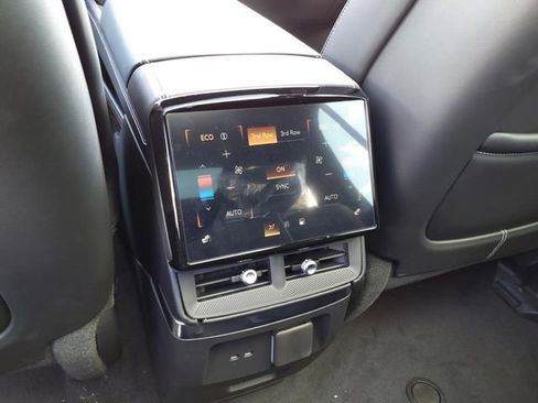 New 2026 Cadillac Vistiq Luxury image 15