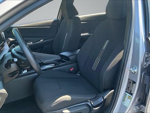 Used 2025 Hyundai Elantra Sport FWD image 20