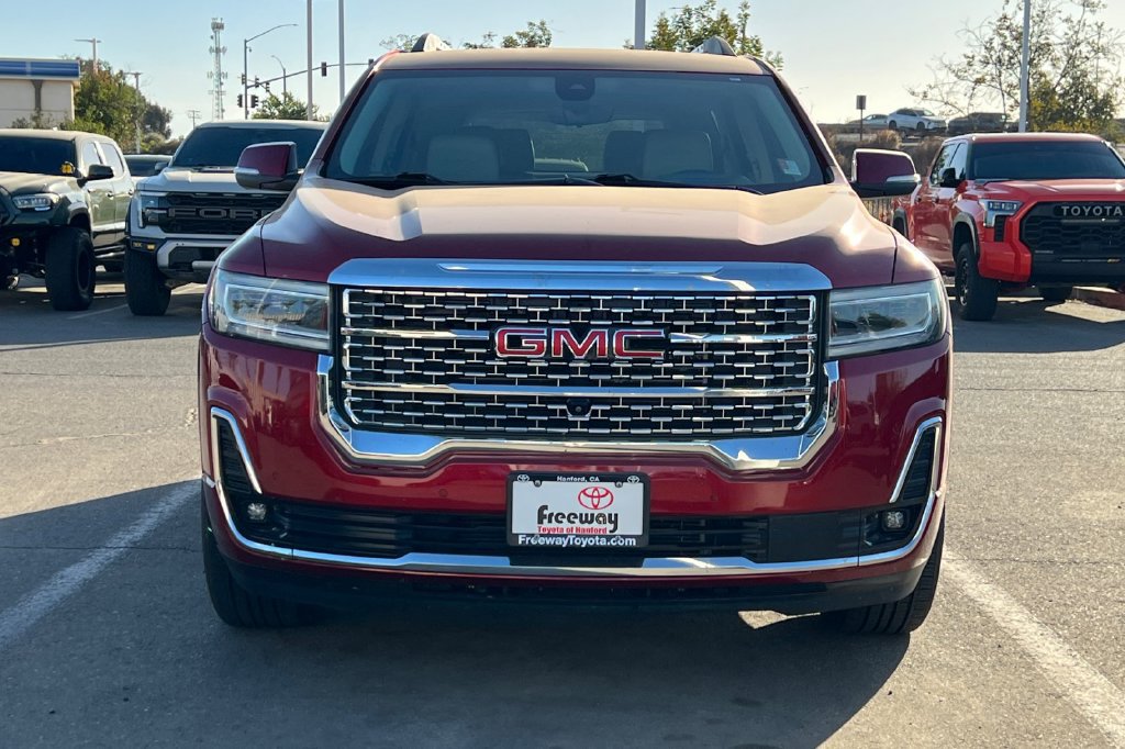 Used 2021 GMC Acadia Denali w/ Denali Technology Package FWD image 3