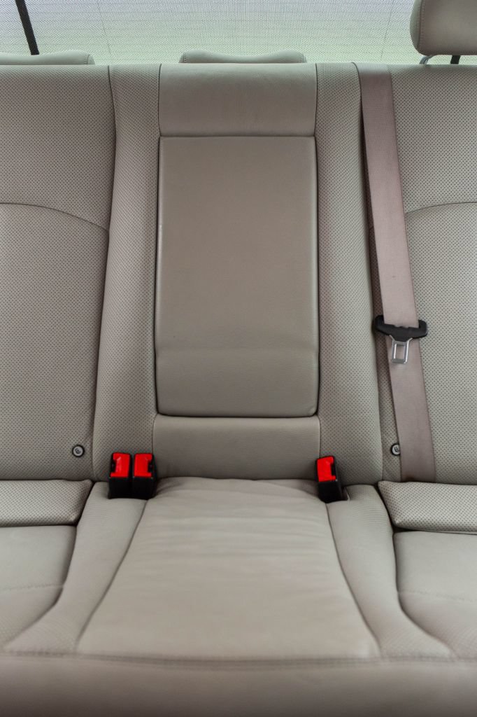 Used 2005 Mercedes-Benz E 500 Sedan w/ Lighting Pkg image 32