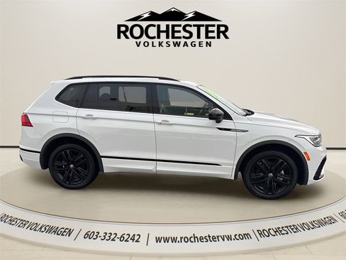 Used 2022 Volkswagen Tiguan SE R-Line image 9