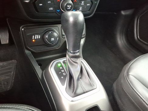 Certified 2020 Jeep Renegade Altitude image 17