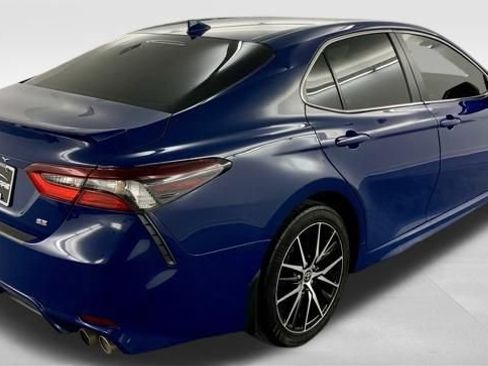 Used 2023 Toyota Camry SE w/ Convenience Package FWD image 9
