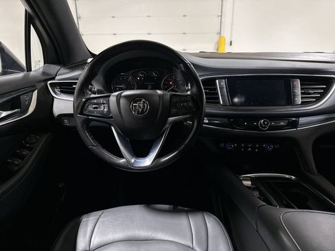 Used 2023 Buick Enclave Essence FWD image 11