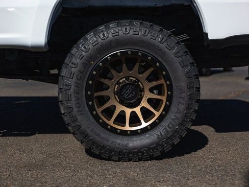 Used 2023 Ford F350 XLT image 32