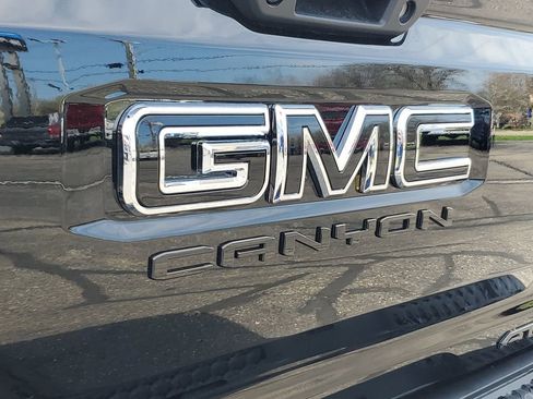 New 2026 GMC Canyon AT4 w/ AT4 Premium Package AWD/4WD image 7
