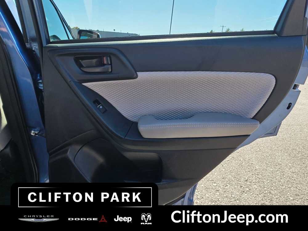 Used 2018 Subaru Forester 2.5i Premium w/ All-Weather Package AWD/4WD image 17