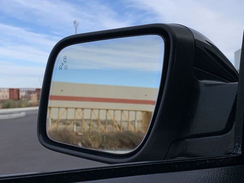 Used 2017 Ford Explorer XLT w/ Equipment Group 202A image 14