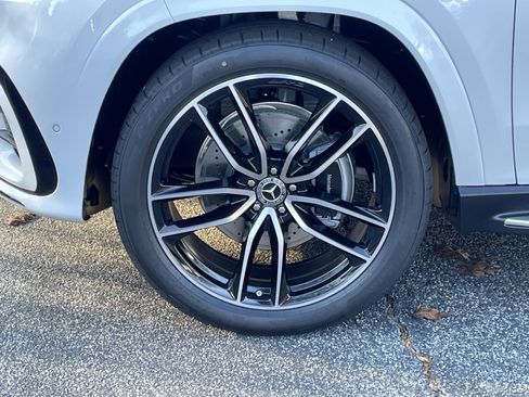 New 2026 Mercedes-Benz GLS 580 4MATIC image 16