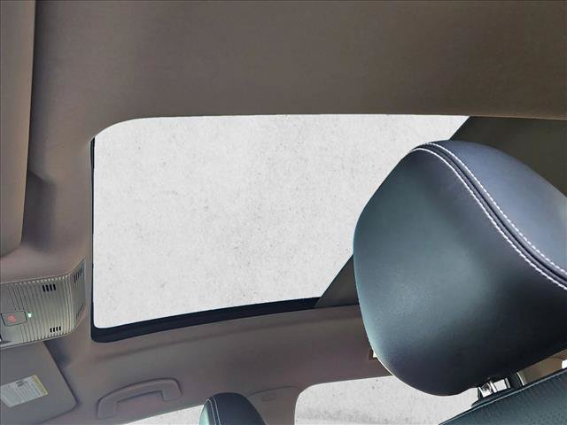 Used 2024 Volkswagen Atlas SE w/ Panoramic Sunroof Package FWD image 15