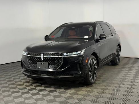 Used 2025 Lincoln Nautilus Black Label w/ Jet Appearance Package AWD/4WD image 4