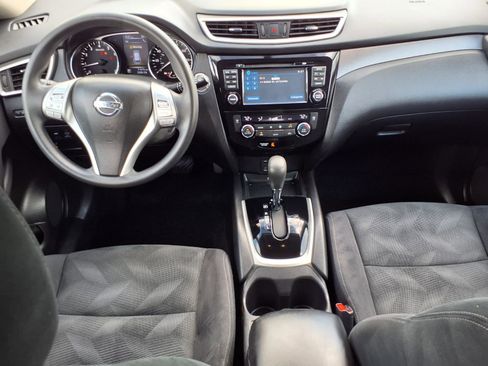 Used 2014 Nissan Rogue SV w/ SV Premium Package FWD image 4