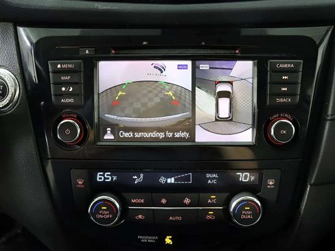 Used 2020 Nissan Rogue SV w/ Premium Package FWD image 21