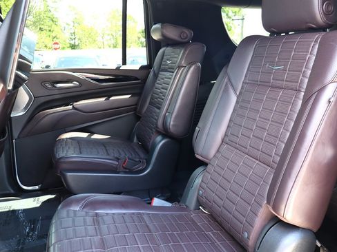 Used 2021 Cadillac Escalade ESV Sport Platinum w/ LPO, ONYX Package AWD/4WD image 33