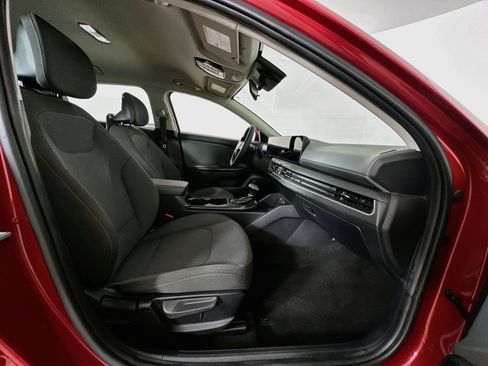 Used 2025 Kia K4 FWD image 29