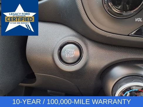 Used 2024 Hyundai Venue Limited image 11