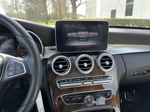 Certified 2018 Mercedes-Benz C 300 4MATIC Sedan image 31