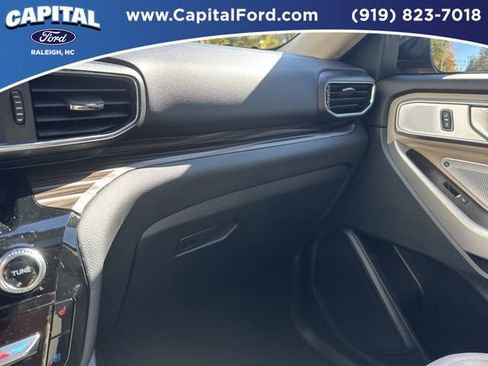 Certified 2023 Ford Explorer Limited w/ Limited Technology Package image 27